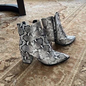 Snakeskin Tony Bianco boots